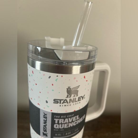 Stanley Travel Quencher Tumbler Straw Cup 40 oz Speckled Confetti White NEW - Picture 2 of 6